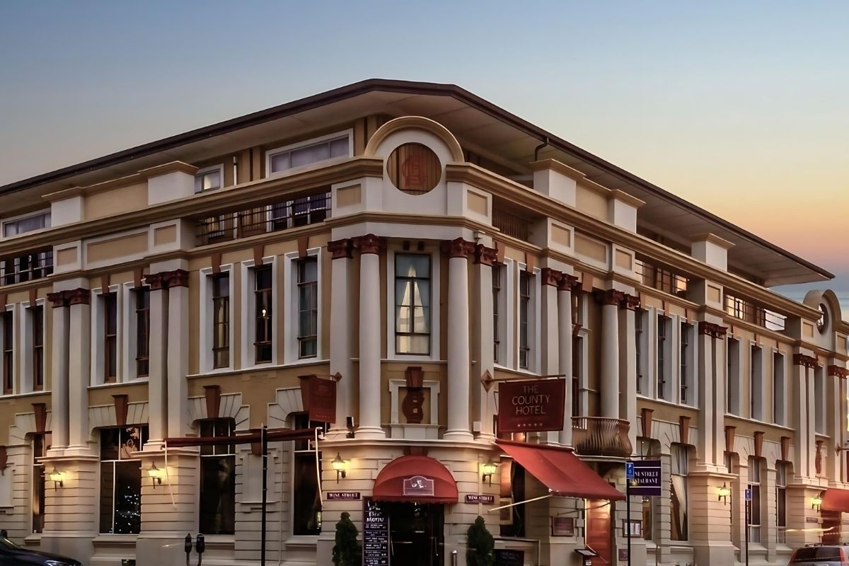 The County Hotel Napier – Luxury Accommodation